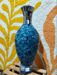 3V∆: AZURE REFLECTIONS / REFLEJOS DE ZAFIRO